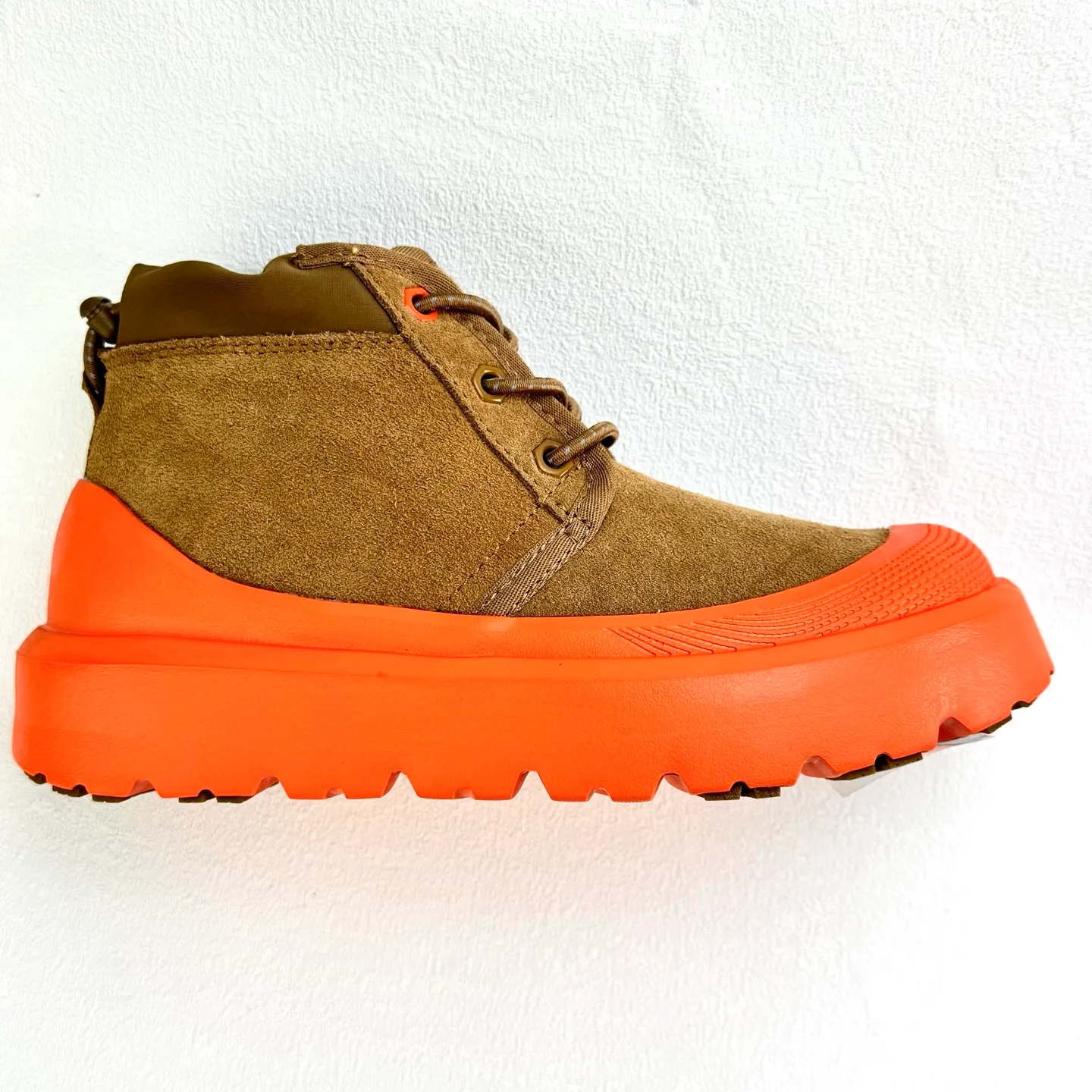 Local 💰600 [Wang Yibo's same style 3991UGG waterproof Tasman high top] The upper is made of high-mercerized cow suede, with fine texture and good gloss, non-currency cow suede! The outsole is made of a combination of injection molding and IP foam (referred to as the original sole). It requires multiple processes and high costs. It is lightweight and feels better on your feet. It is a one-piece, ready-made outsole that is not a currency! Sheep fur lining, warm and skin-friendly size: 35 36 37 38 39 40 41 42 43 44 45